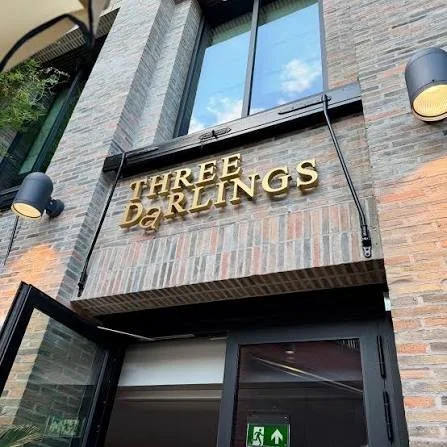 Three Darlings, Pavilion Road