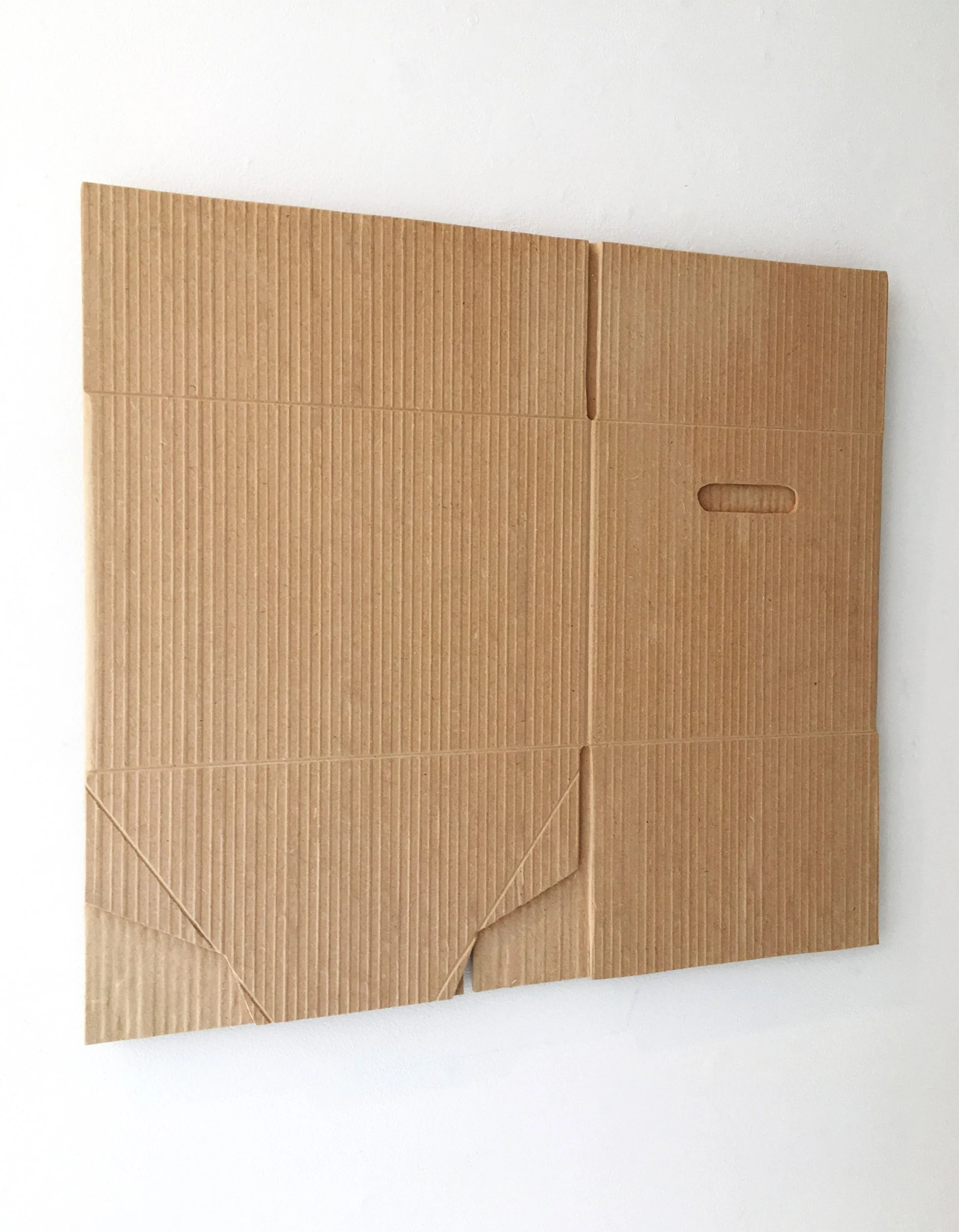 Flyttekasse
MDF plade, 94 x 94 cm, 2020