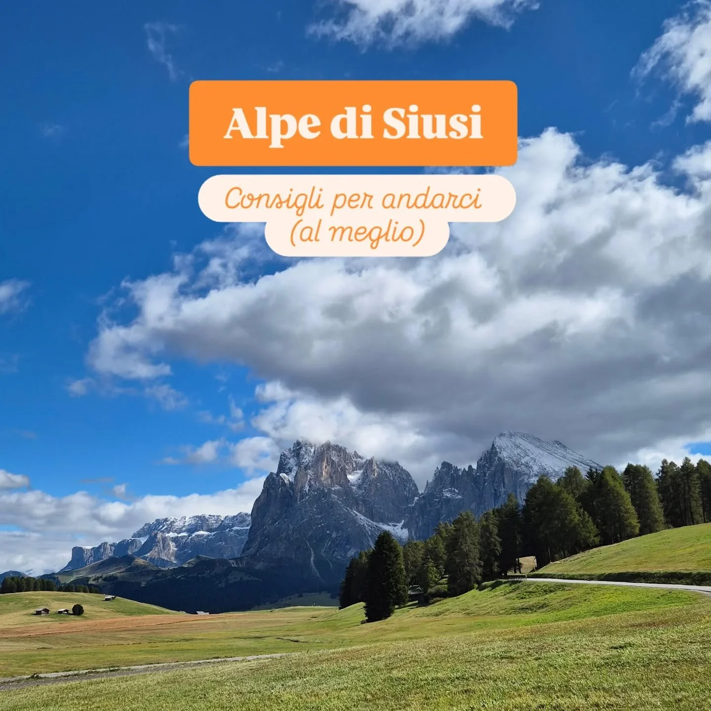 Ci sono dei posti che, diciamocelo, sono invasi dai turisti (al contempo ricordiamoci che anche noi lo siamo).

L'Alpe di Siusi &egrave; uno dei luoghi piu belli delle Dolomiti. E forse anche uno dei pi&ugrave; accessibili.

Io consiglio comunque di 
