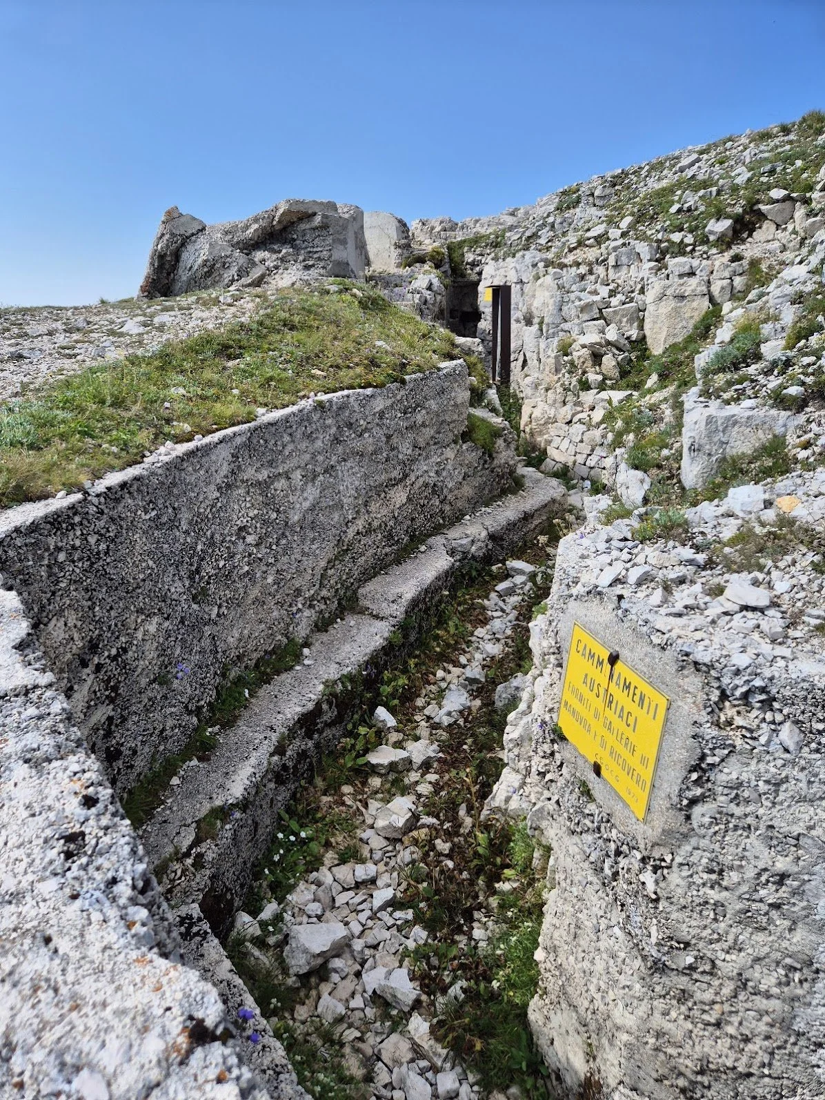 Trinceee sul pasubio.jpg