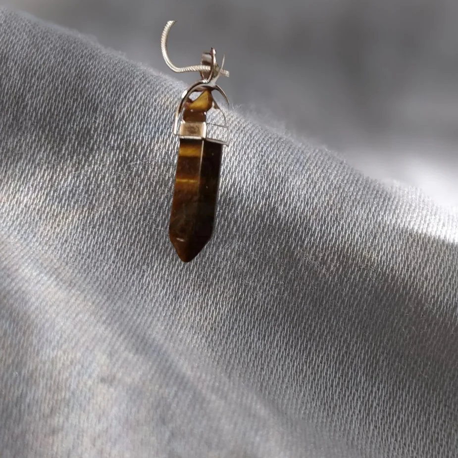 Tiger Eye Point Pendant Necklace – Protection, Clarity & Grounding
