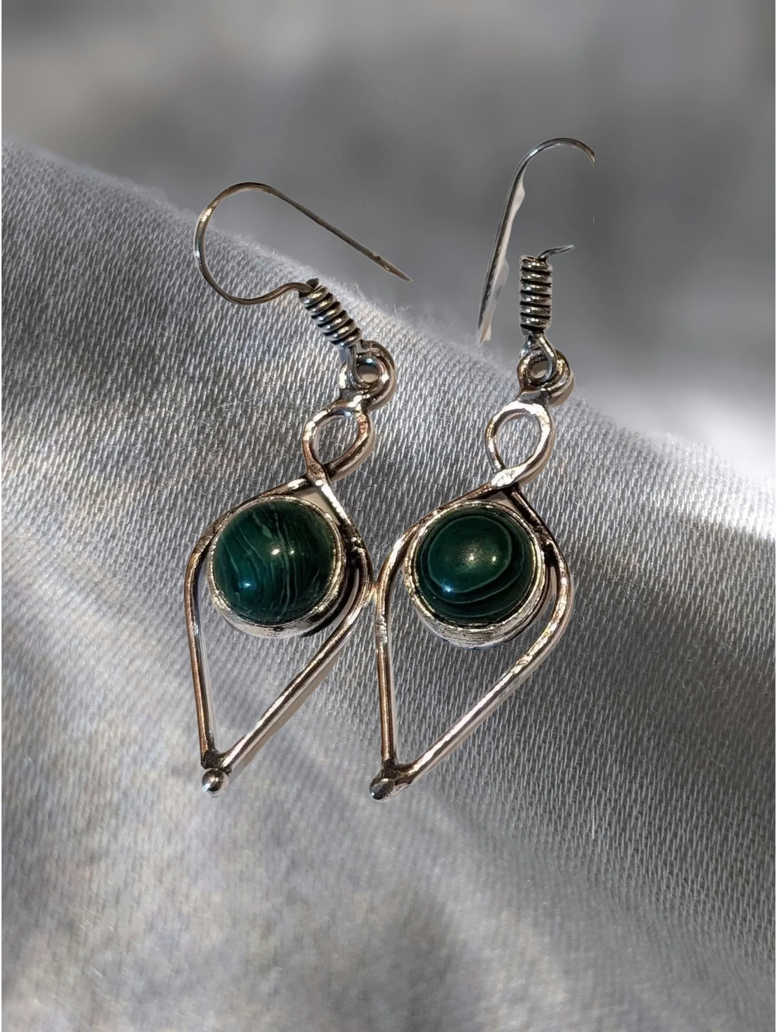 💚✨ Malachite Flow Talisman Drop Earrings ✨💚  Protection • Emotional Balance • Forward Motion • Grounded Clarity