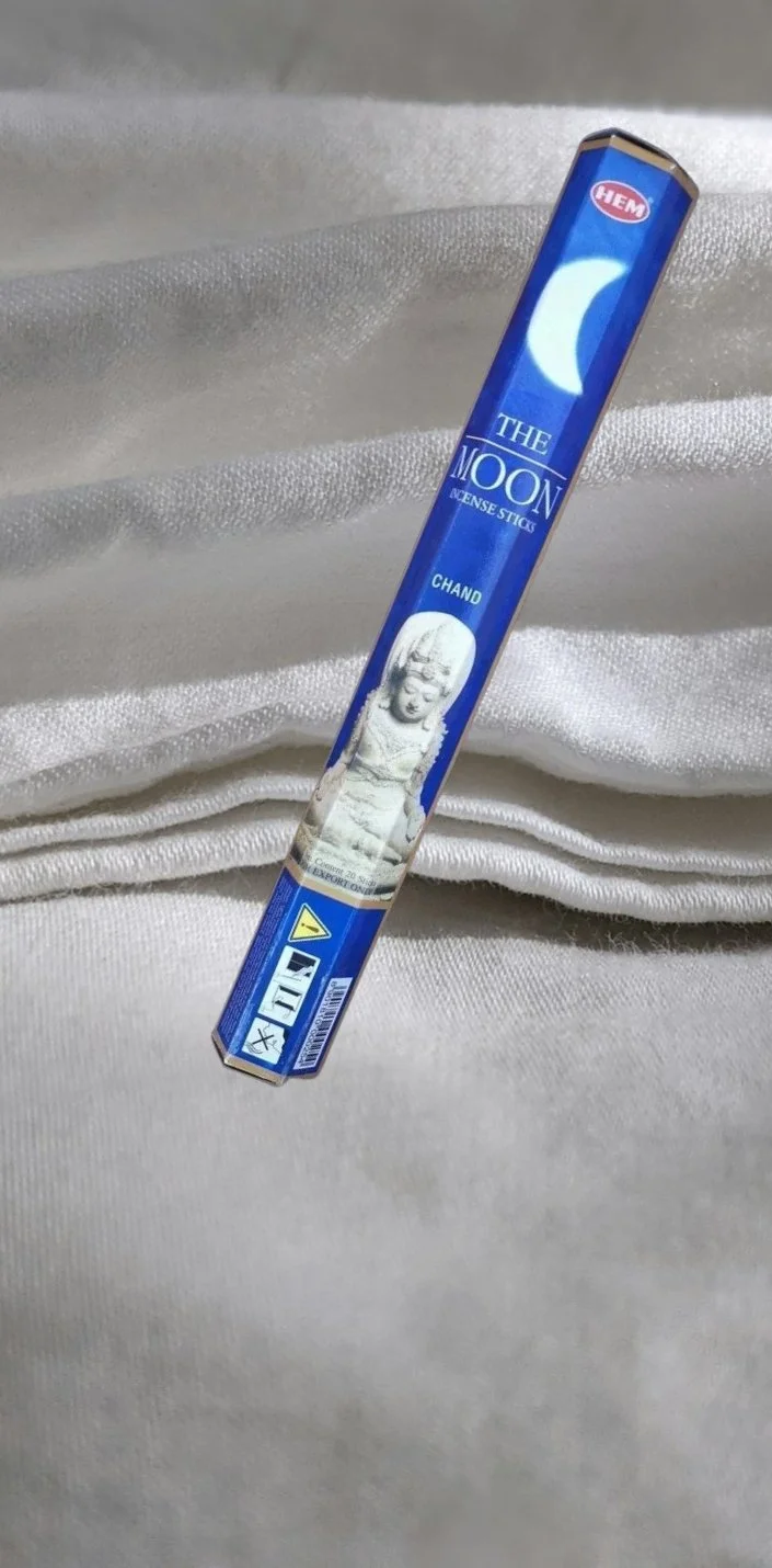 🌙✨ THE MOON INCENSE ✨🌙  🌌🔮 Tranquility • Intuition • Divine Feminine Energy • Lunar Magic