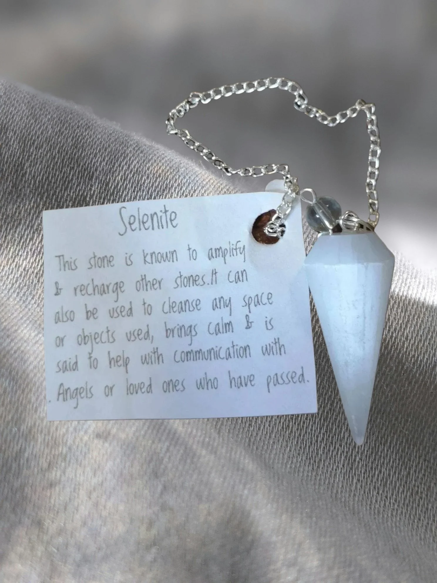 🤍 Selenite Pendulum – Intuition, Clarity & Energy Clearing