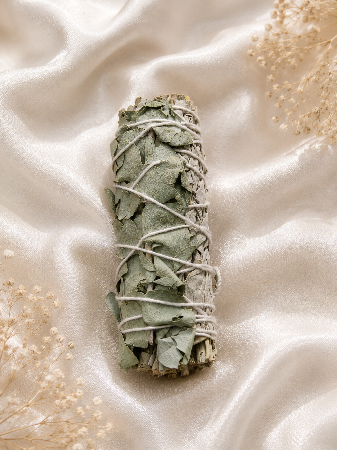 🌿 White Sage & Eucalyptus Smudge Bundle – 4”