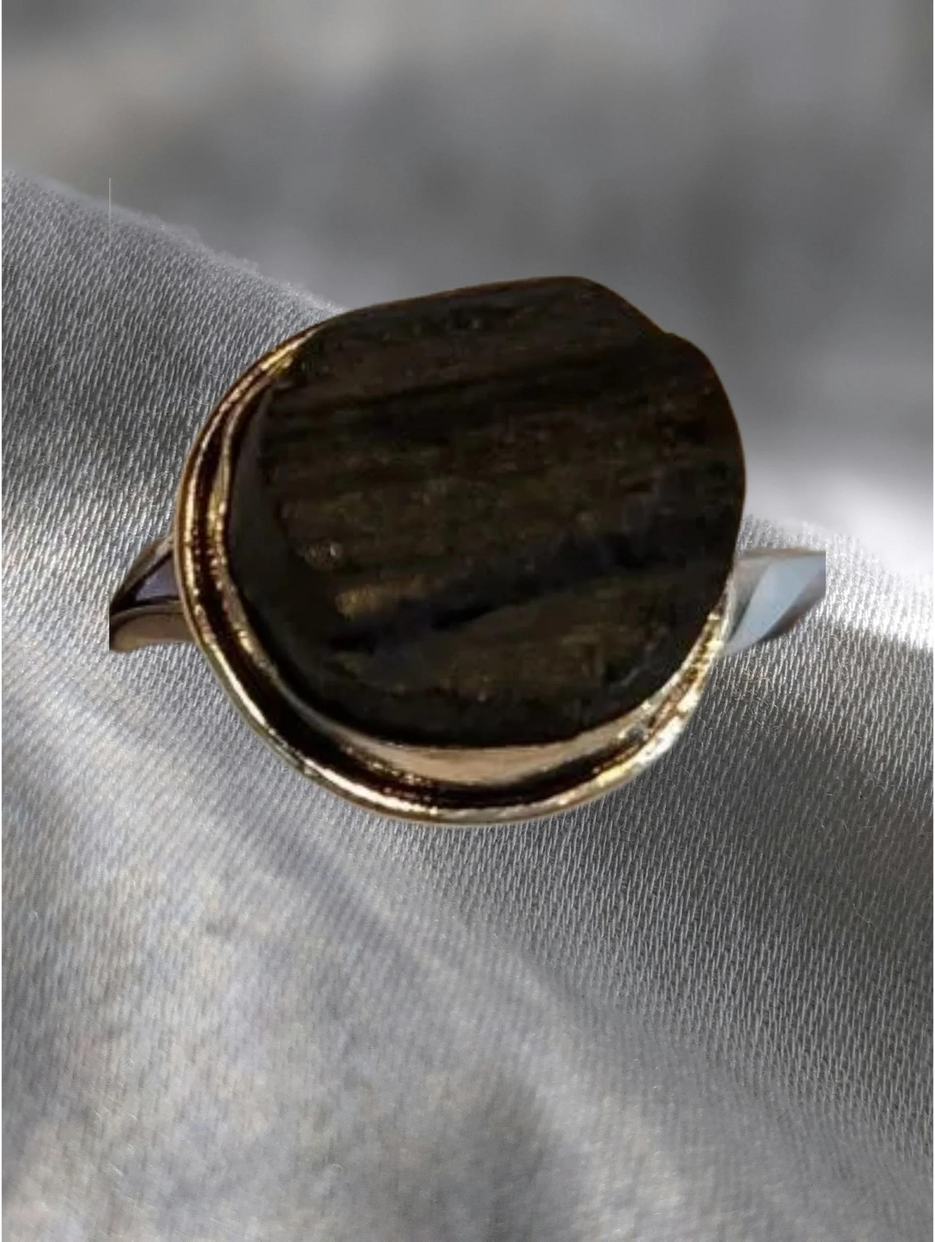 🖤✨ Raw Tourmaline Round Sterling Silver Ring – Size 8  Protection • Balance • Grounding • Energetic Clarity ✨🖤