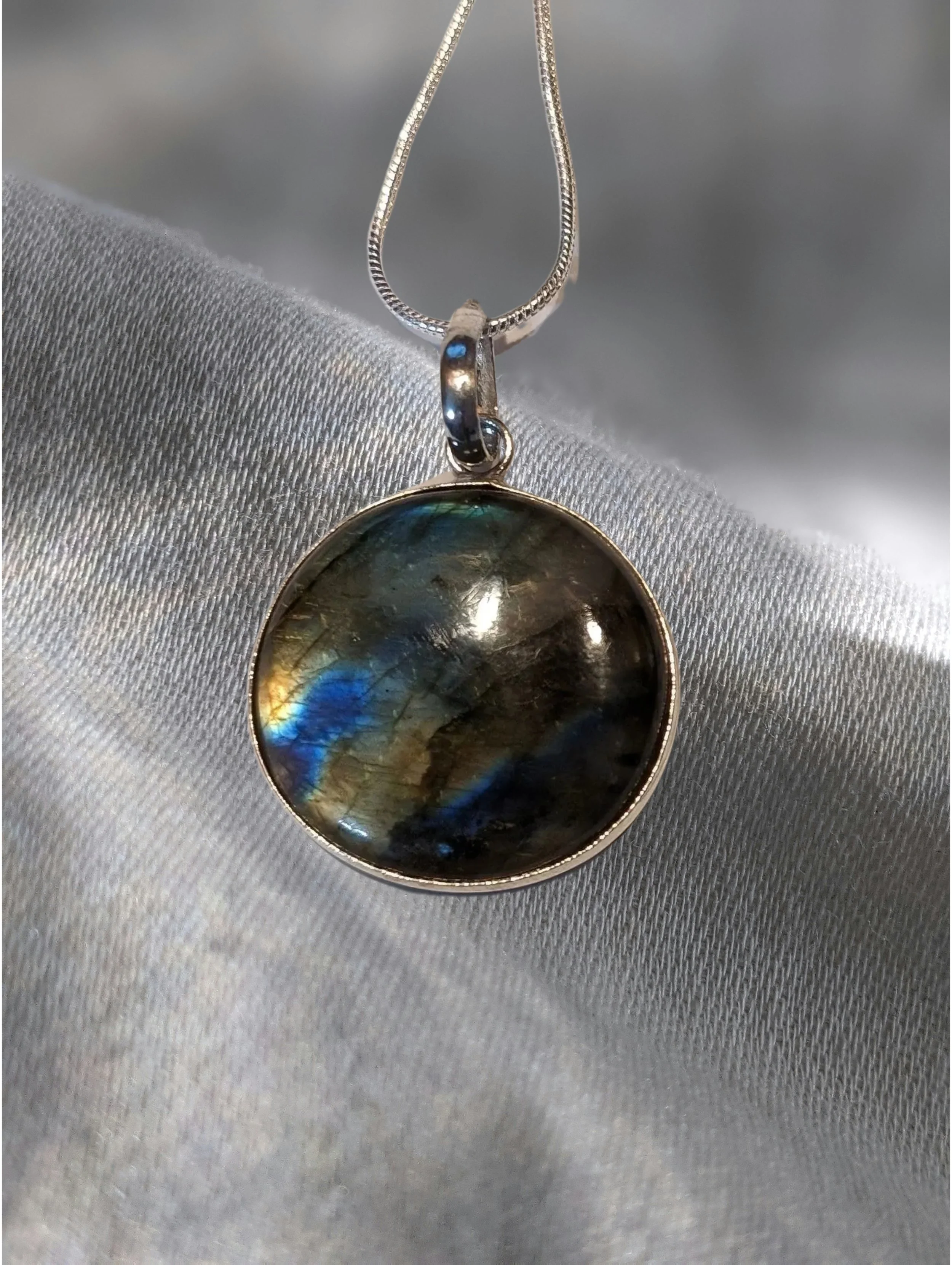 ⚡✨ Labradorite Round Pendant ✨⚡ Intuition • Protection • Transformation