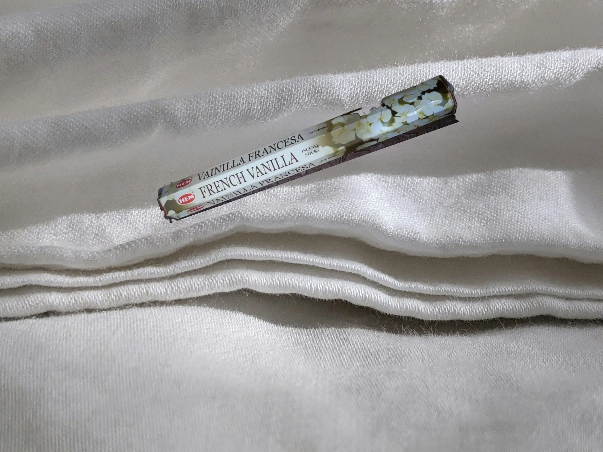 🤍✨ FRENCH VANILLA INCENSE ✨🤍 🍦 Comfort • Elegance • Emotional Warmth 🔮