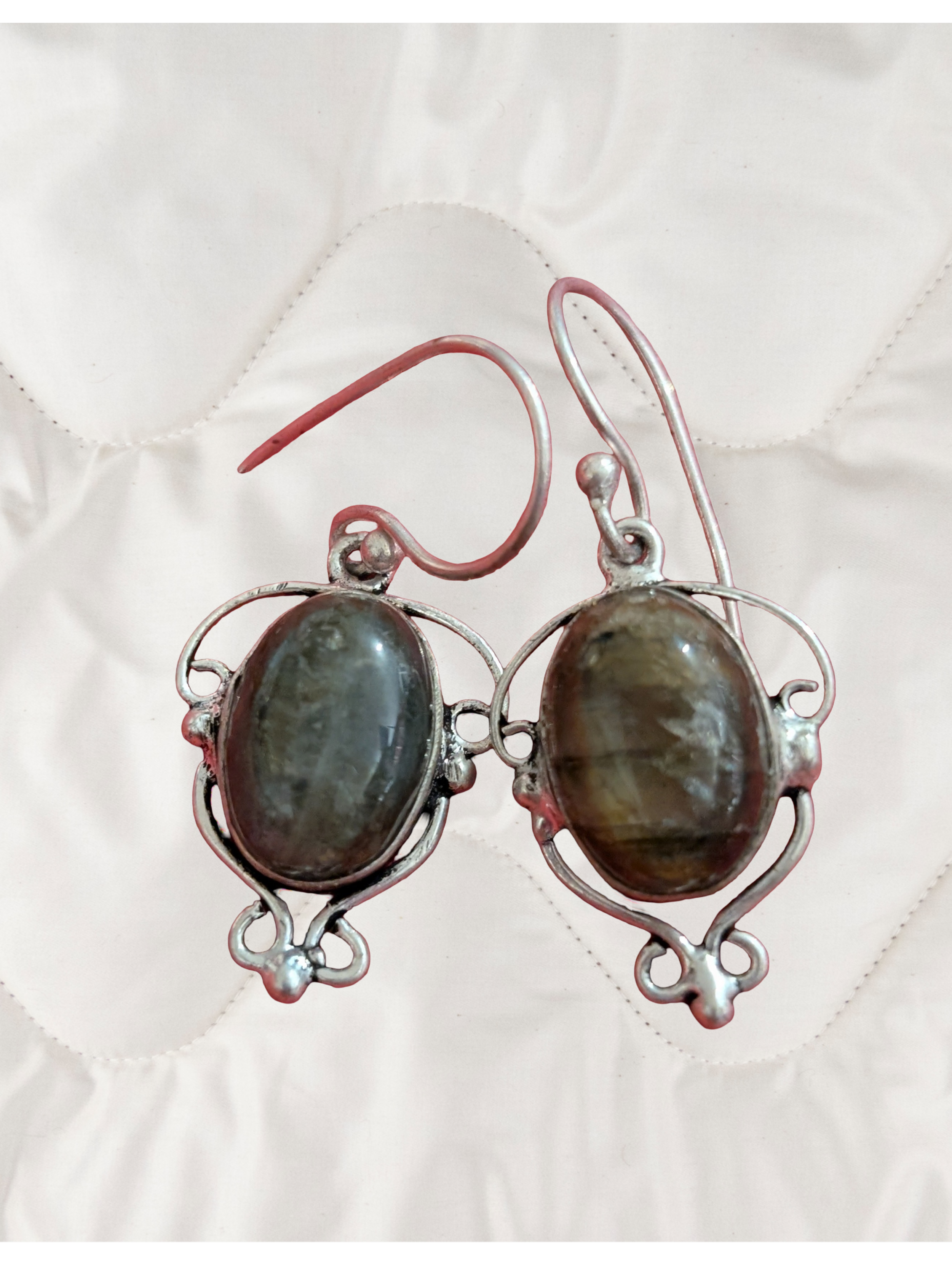 Oval Wire Filigree Labradorite Earrings  Sterling Silver • Labradorite • Oval Earrings • Wire Filigree • Gemstone Drop Earrings • Intuition • Protection ✨🔮