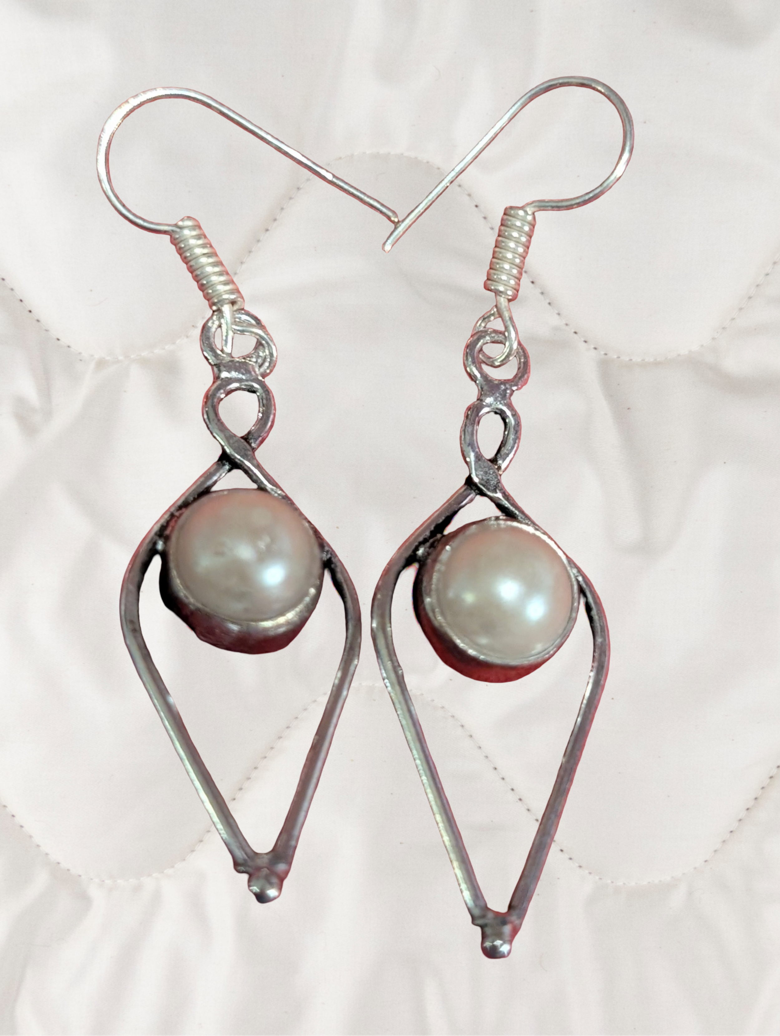 🌊✨ Pearl Tide Scroll Earrings ✨🌊