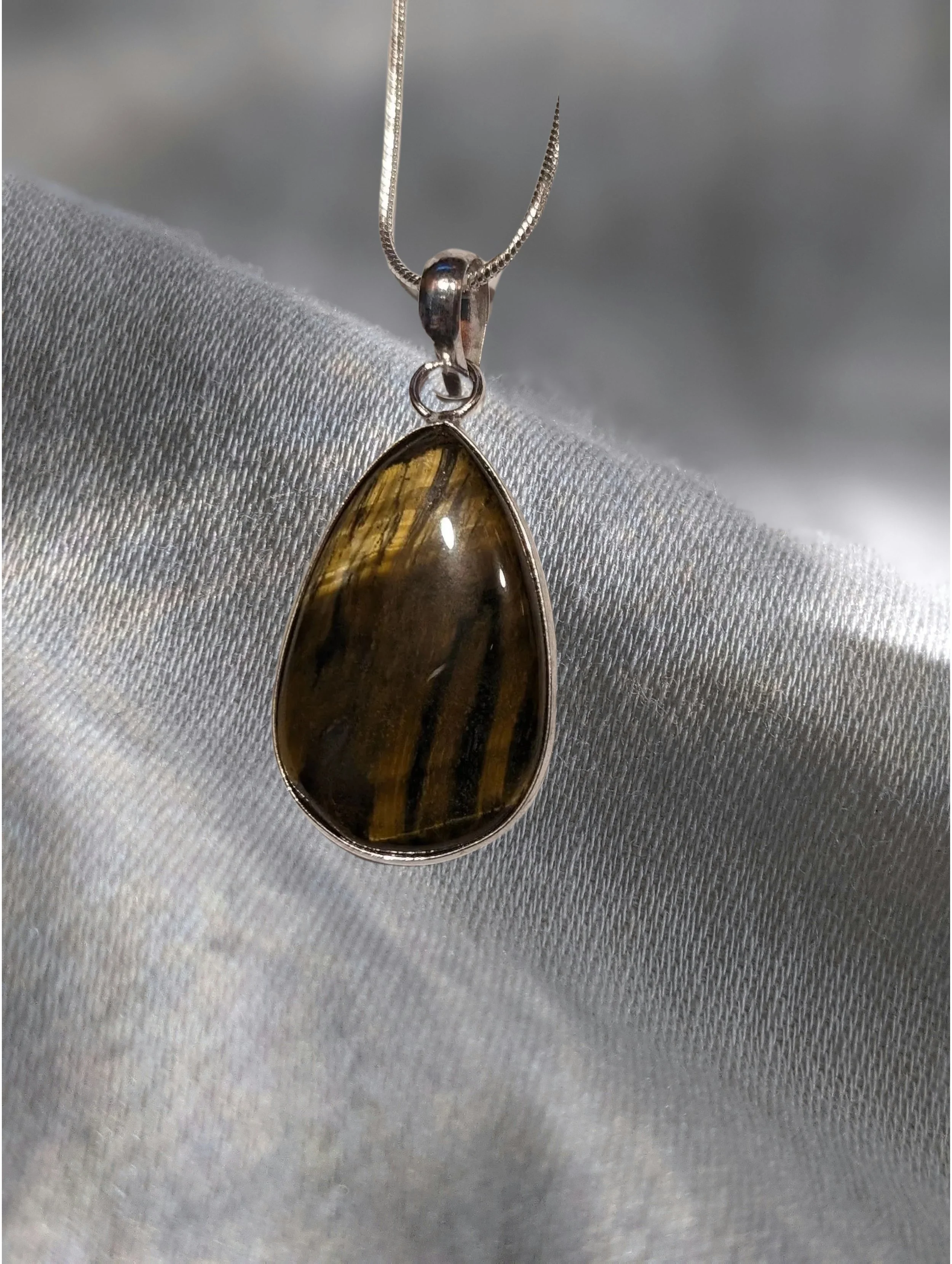 🐯✨ Tiger’s Eye Teardrop Pendant (Larger) ✨🐯 Strength • Clarity • Grounding