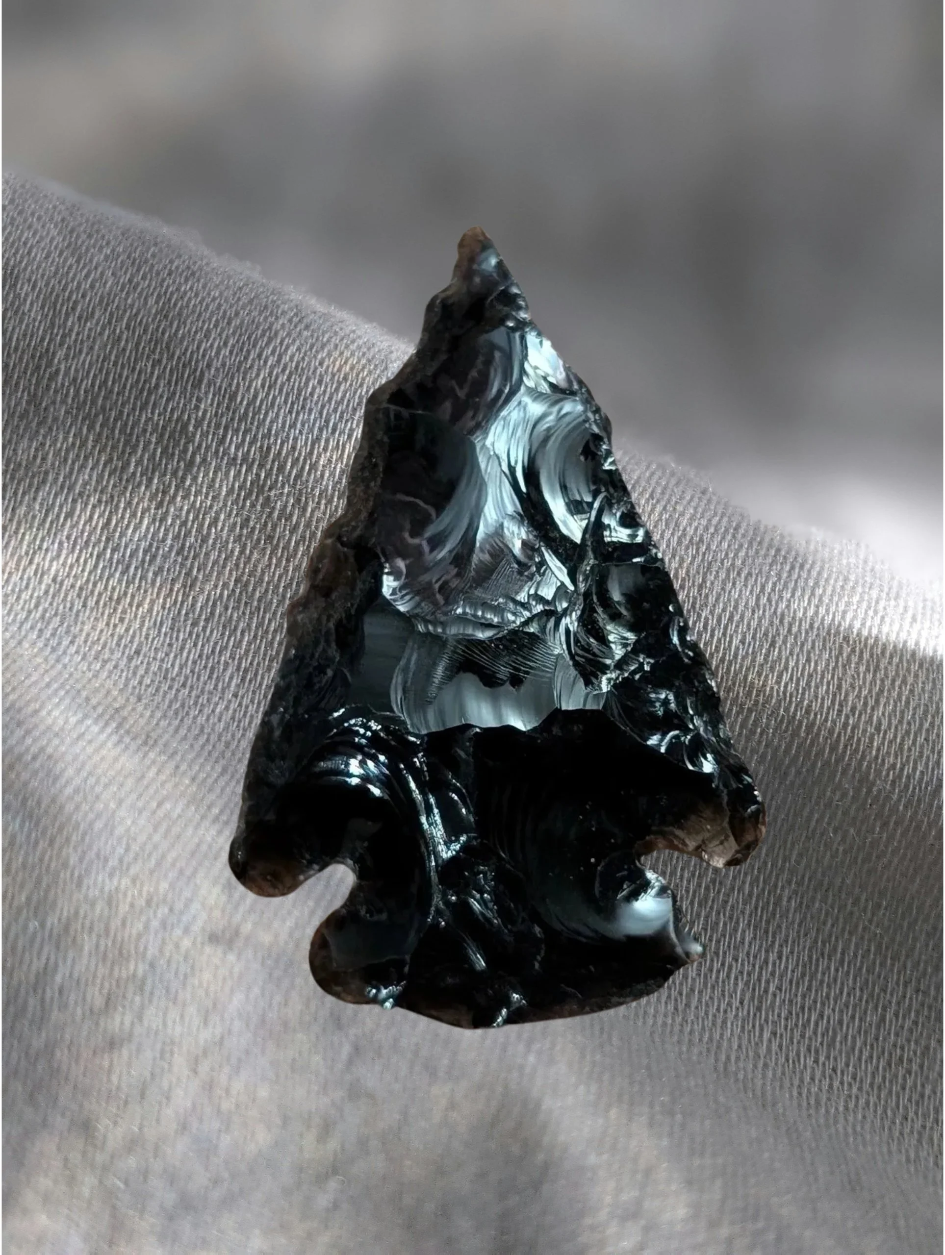 🏹🖤🔥 Obsidian Arrowhead (Approx. 1–2") 🔥🖤🏹  🛡️🖤 Protection • Grounding • Release • Stability • Strong Boundaries 🌍✨