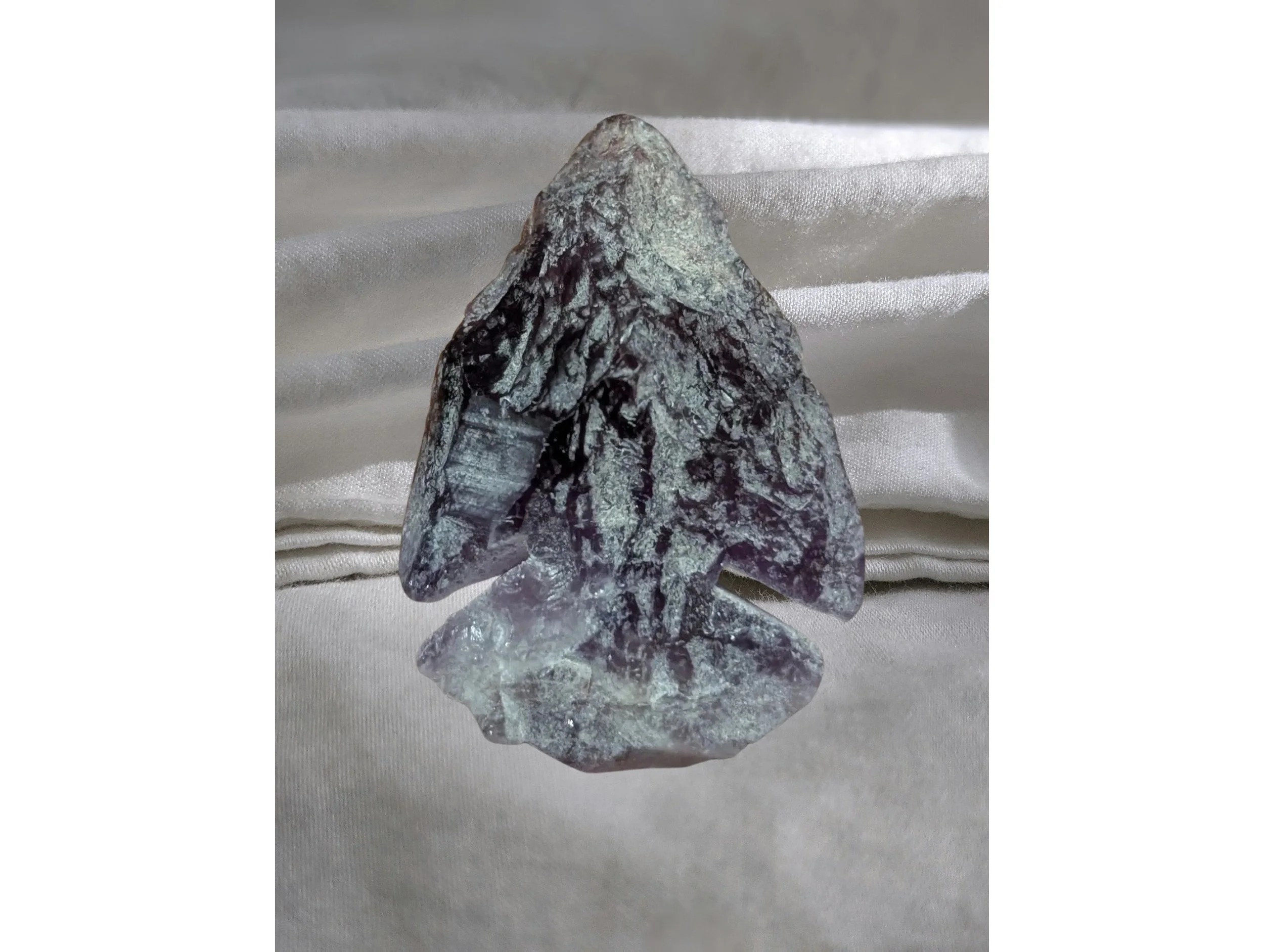 🏹💜✨ Amethyst Arrowhead (Approx. 1–2") ✨💜🏹  💜🔮 Calm • Intuition • Protection • Clarity • Spiritual Direction 🌙✨