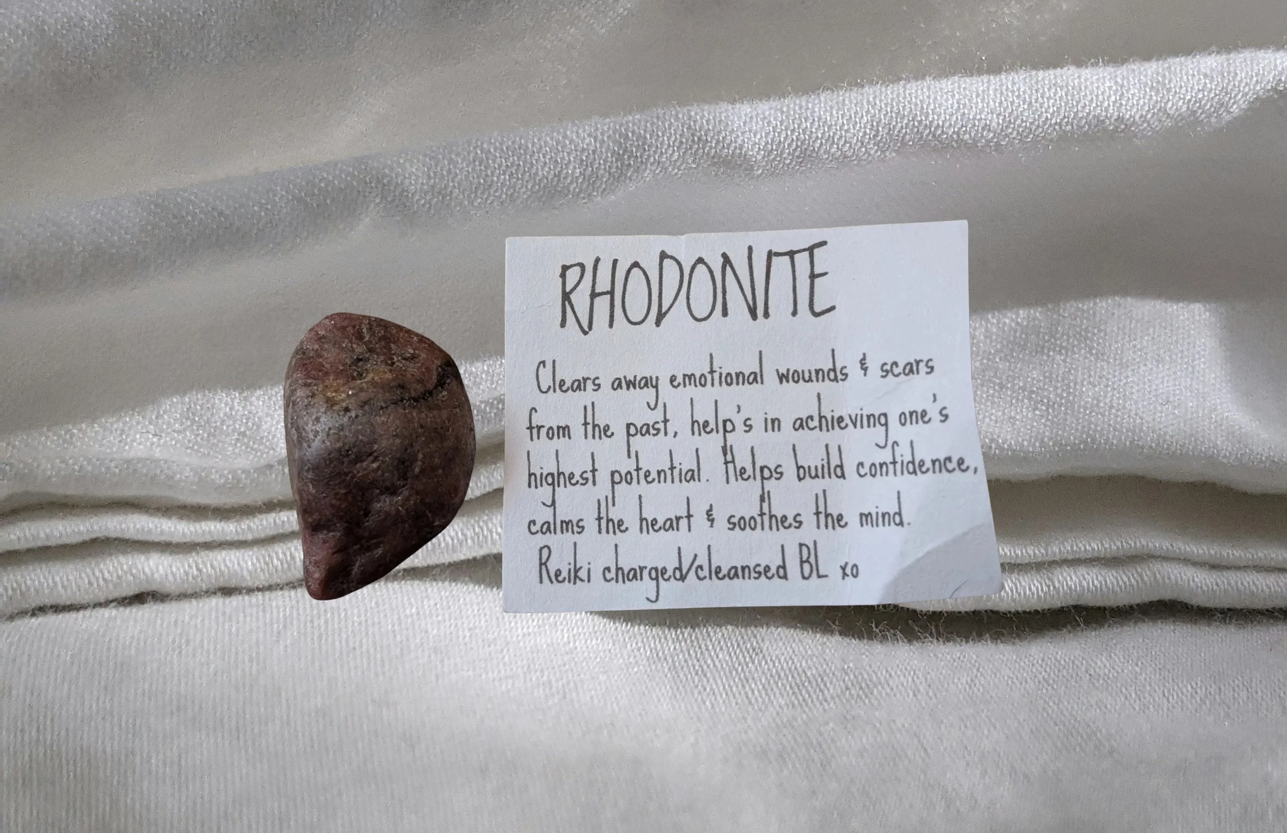 Rhodonite (💞 Emotional Healing • 🌸 Compassion • 🌿 Self-Love)