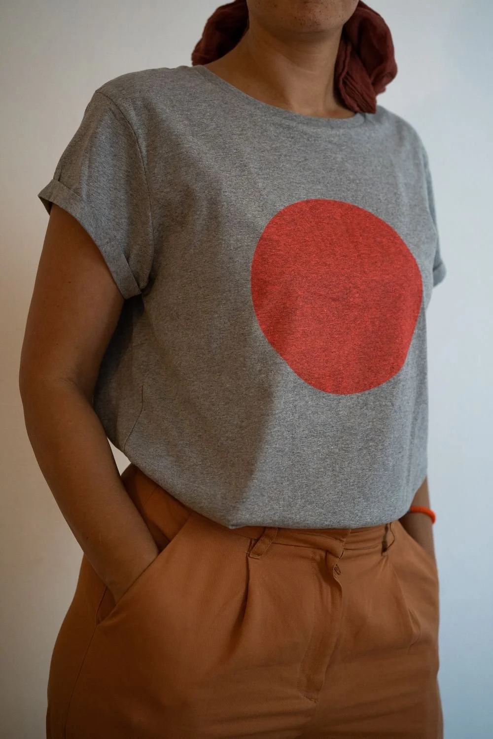 BE NEON by The Lovers & Leaders, T-shirt - grau / Druck neonrot
