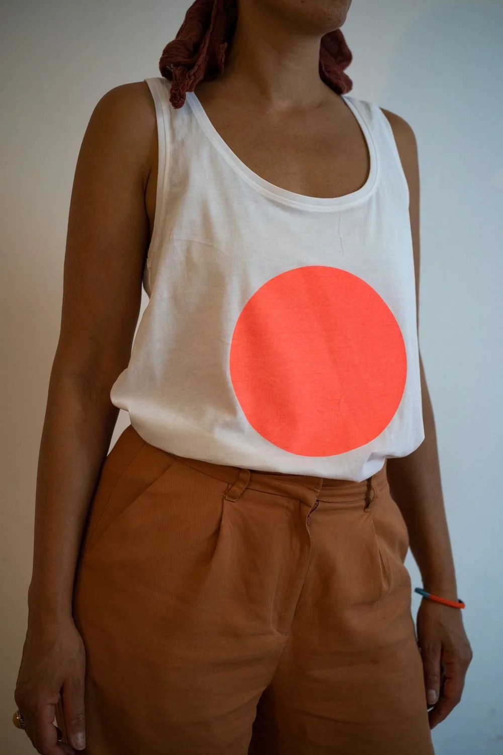 BE NEON by The Lovers & Leaders, Tanktop - weiß / Druck neonrot
