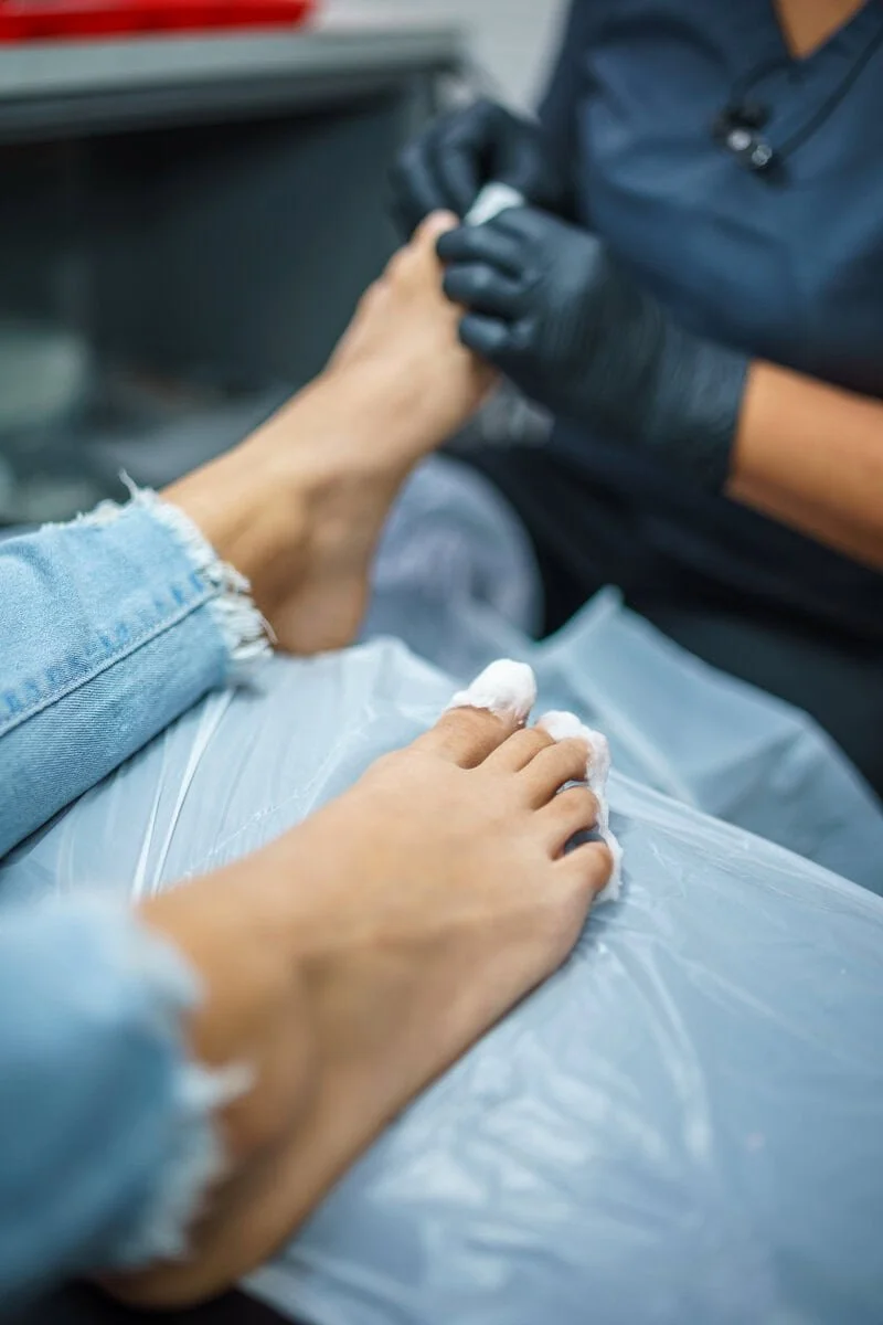 Trusted chiropodist in St. Catharines — Canadian Foot Clinic & Orthotic Centre: clean professional medical pedicure, toenail debridement, corn & callus care, diabetic foot exams, neuropathy support.