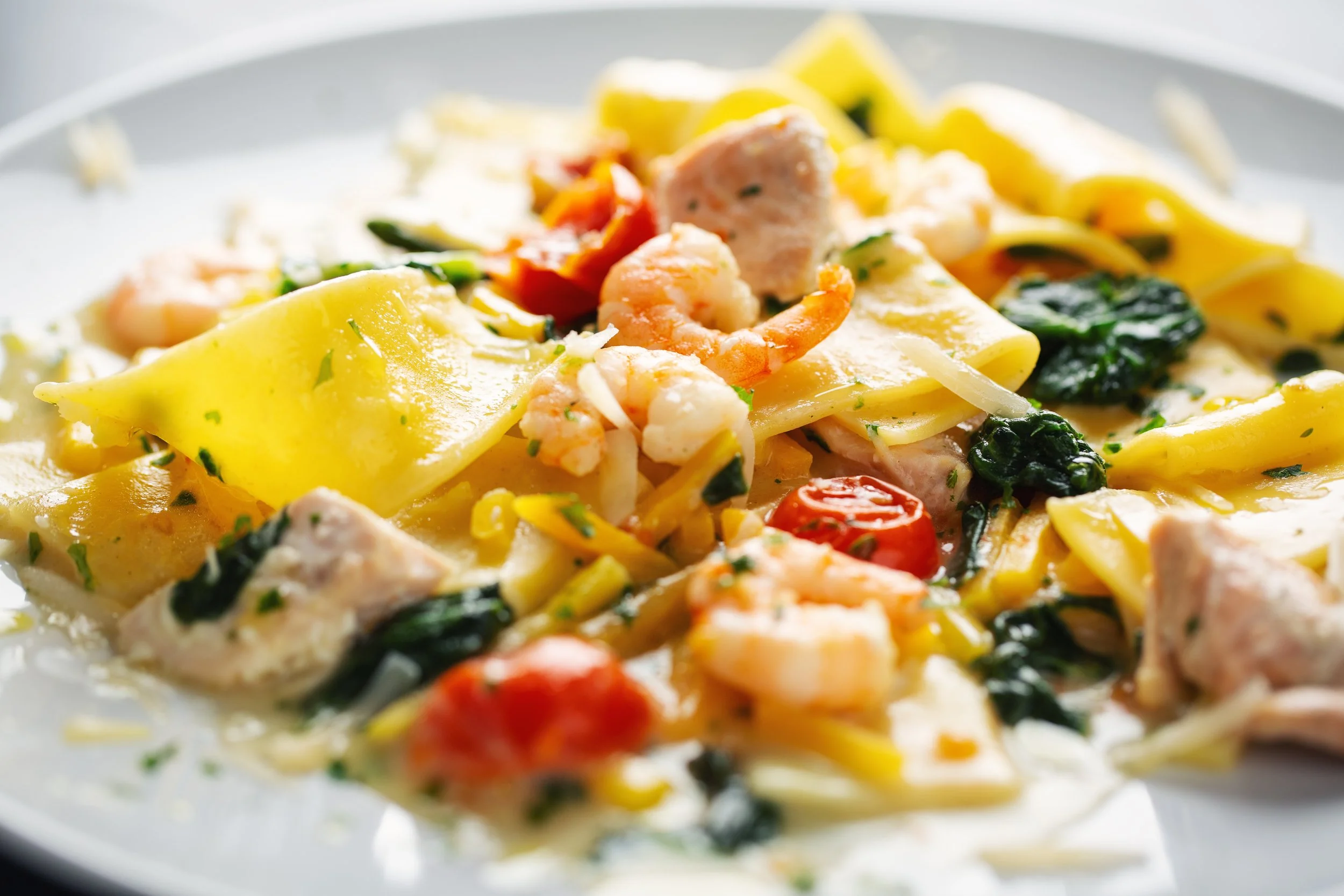tasty-appetizing-pasta-with-shrimps-vegetables-spinach-served-plate.jpg