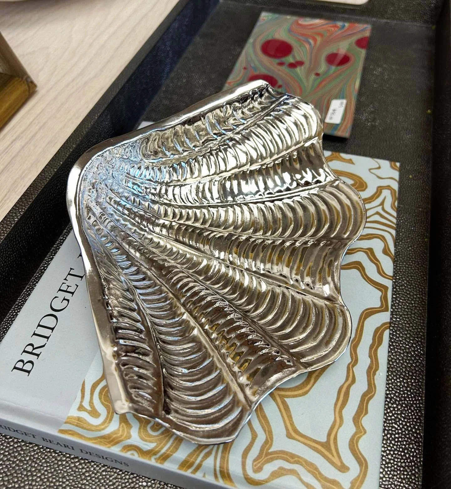 SHELL-COIN-DISH-in-the-store.jpg