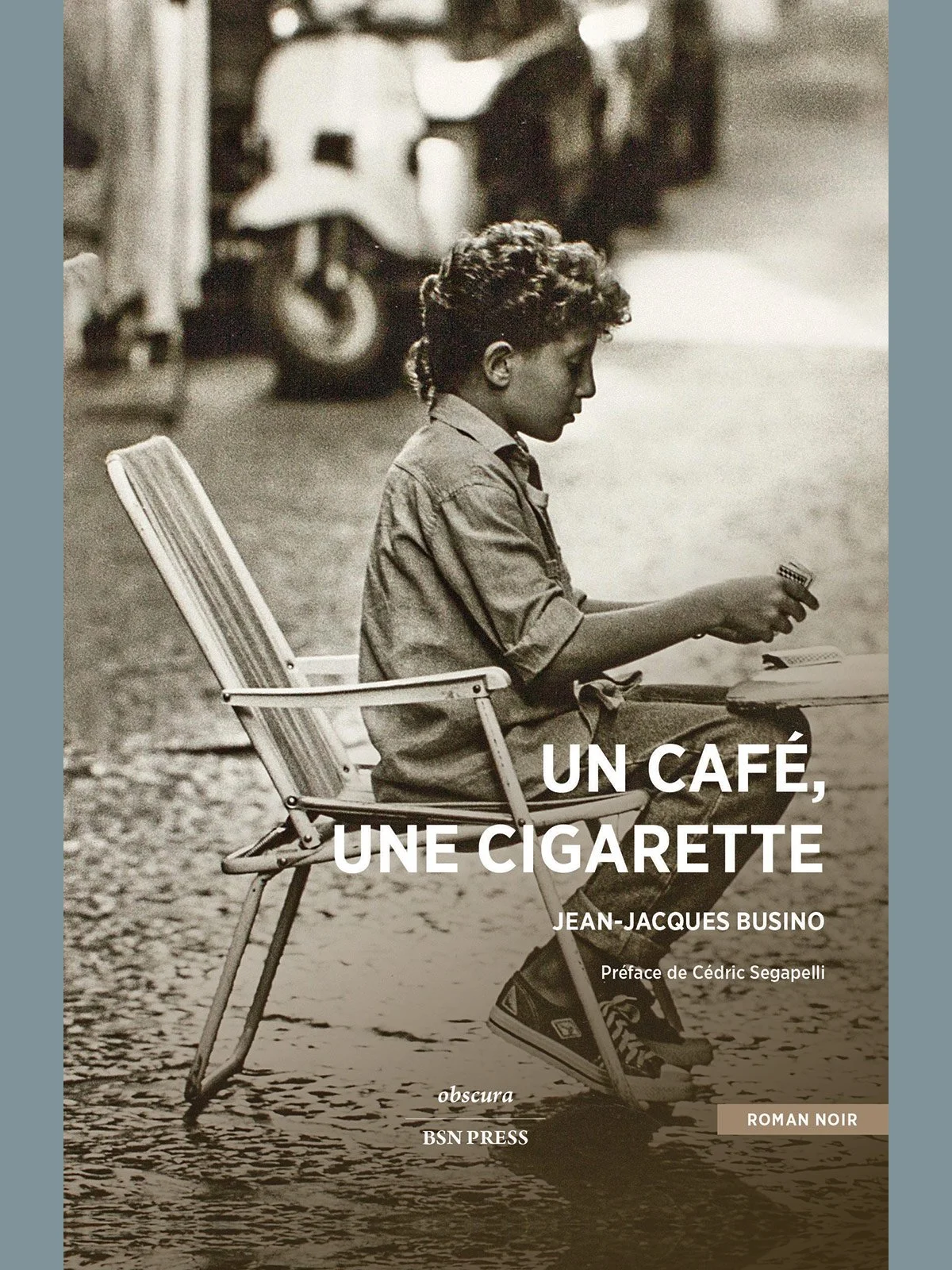 Un café une cigarette