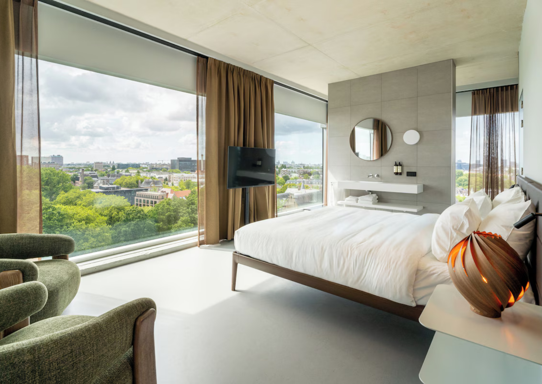 Hotel V Oosterpark in Amsterdam waar Ingmar Sloothaak de opening en cultuurontwikkeling begeleidde.