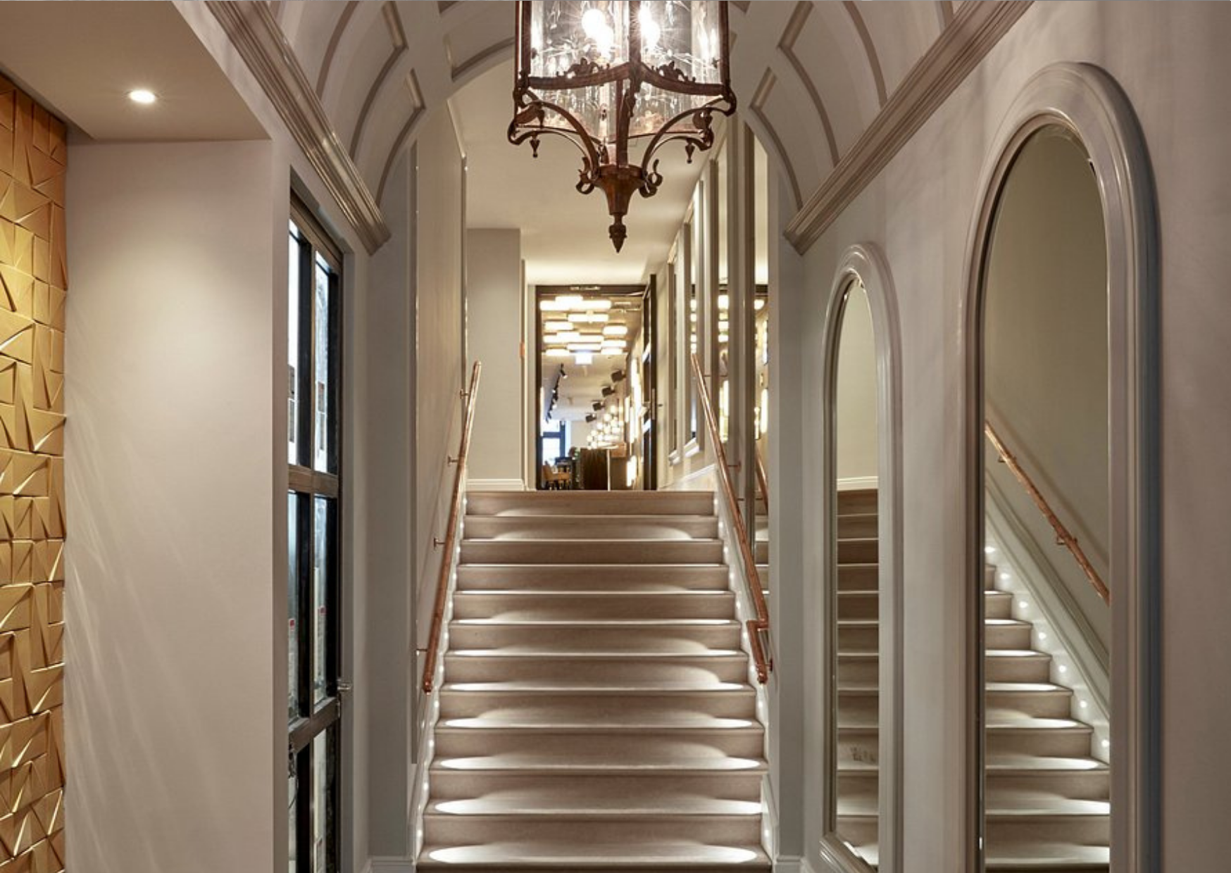 Hotel in Hamburg waarvoor Ingmar Sloothaak de operations stabiliseerde en de verkoopvoorbereiding richting Fattal Group begeleidde.