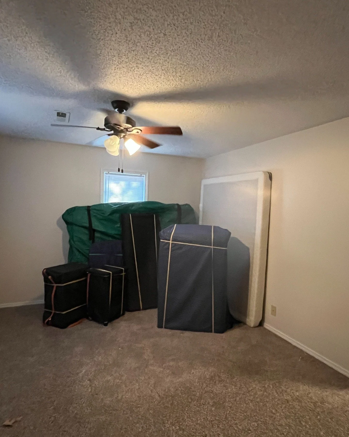 📦 Major Movers LLC has officially entered the chat.
From couches to whole houses&mdash;we move it all (except your ex&rsquo;s stuff&hellip; that&rsquo;s between y&rsquo;all 😅).
Follow us for smooth moves, stress-free relocations, and the occasional