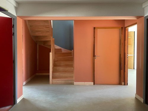 Hall — Linoléum acoustique — Maison d’accueil, Réallon