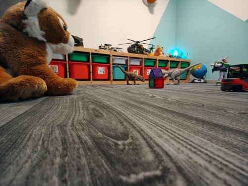 Sol Flotex effet bois d’une salle de jeux pour enfants, chez un particulier à Gap