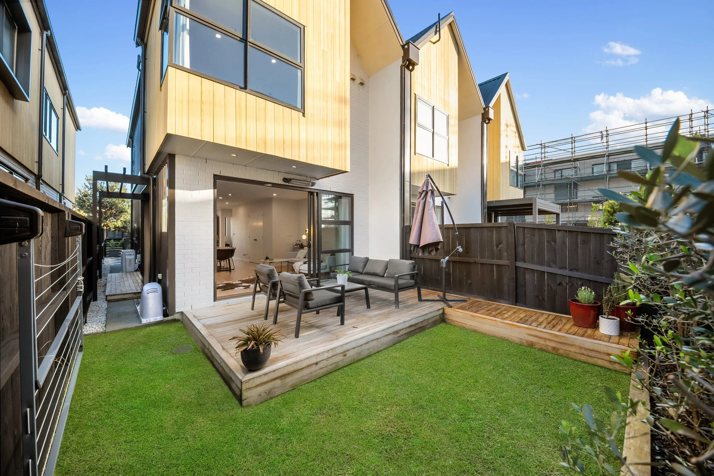 025.jpg