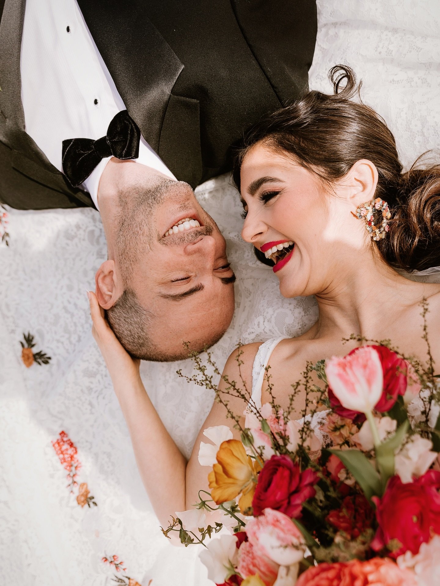 &ldquo;Find someone who makes you laugh when life gets tough&hellip; and who brings you snacks without asking!&rdquo; &mdash; Gen Padalecki 

@Maverickchicevents
@hylabrookestate 
@Fernandblossomflorals
@teamnotarophotography
@peakeventservices
@kwgl