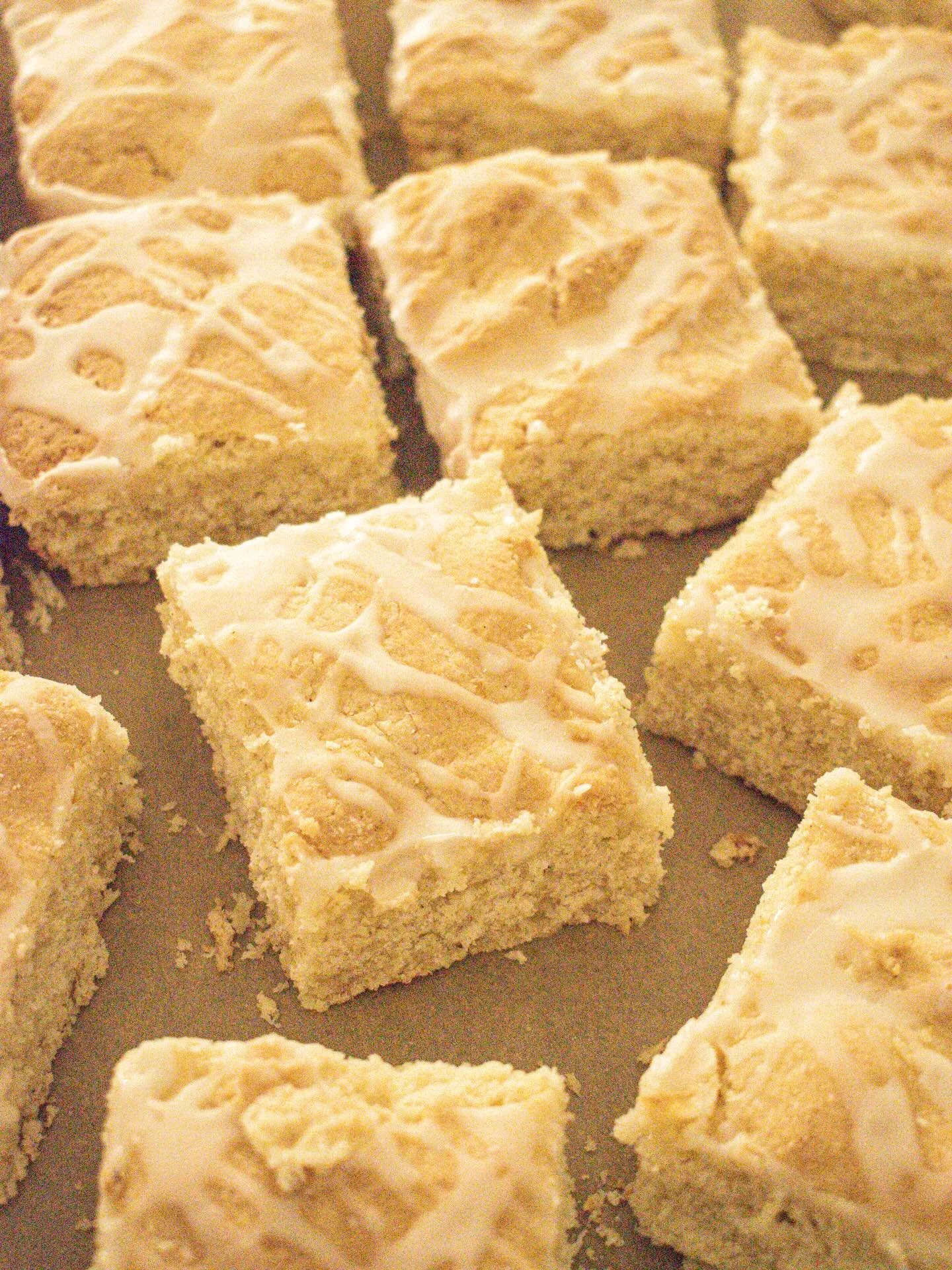 ✨Gluten &amp; Dairy Free Lemon Lavender + Triple Chocolate Scones✨

A treat to bake for the sweetest of events! 💛🍋🍫 These beauties are the perfect balance of floral and indulgent. Whether it&rsquo;s for a special gathering or a big event, I love t