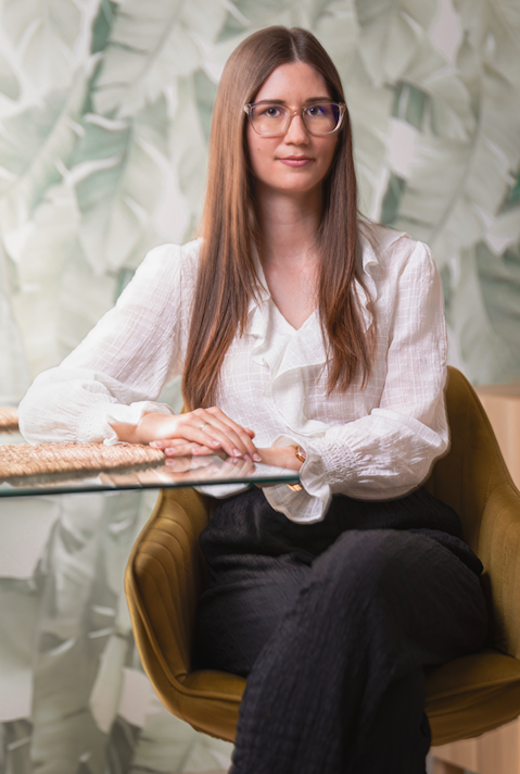 Póka-Tóth Barbara pszichológus, komplex integratív terapeuta jelölt