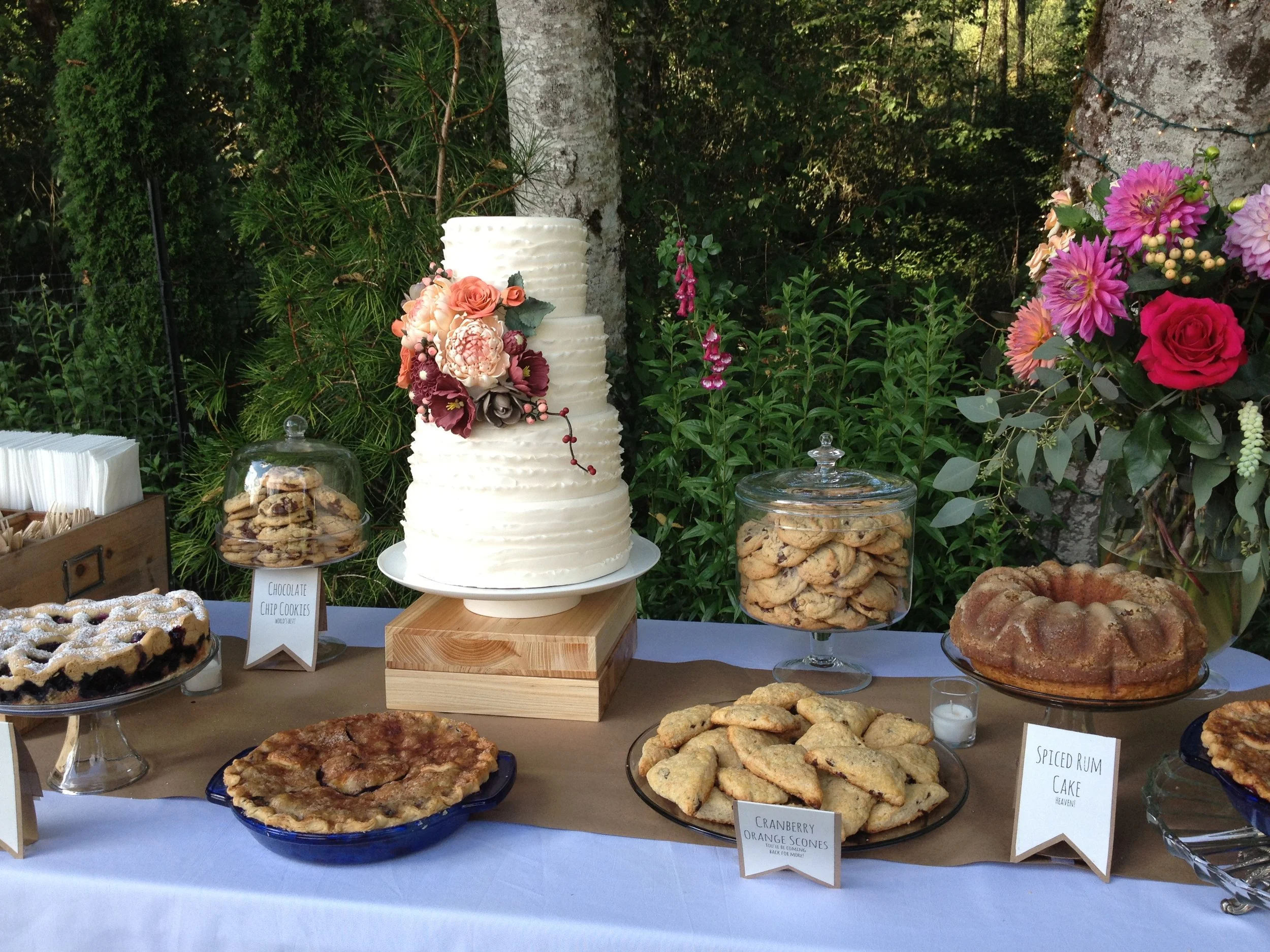 The Troutdale House by the Sandy River Wedding | Troutdale, OR