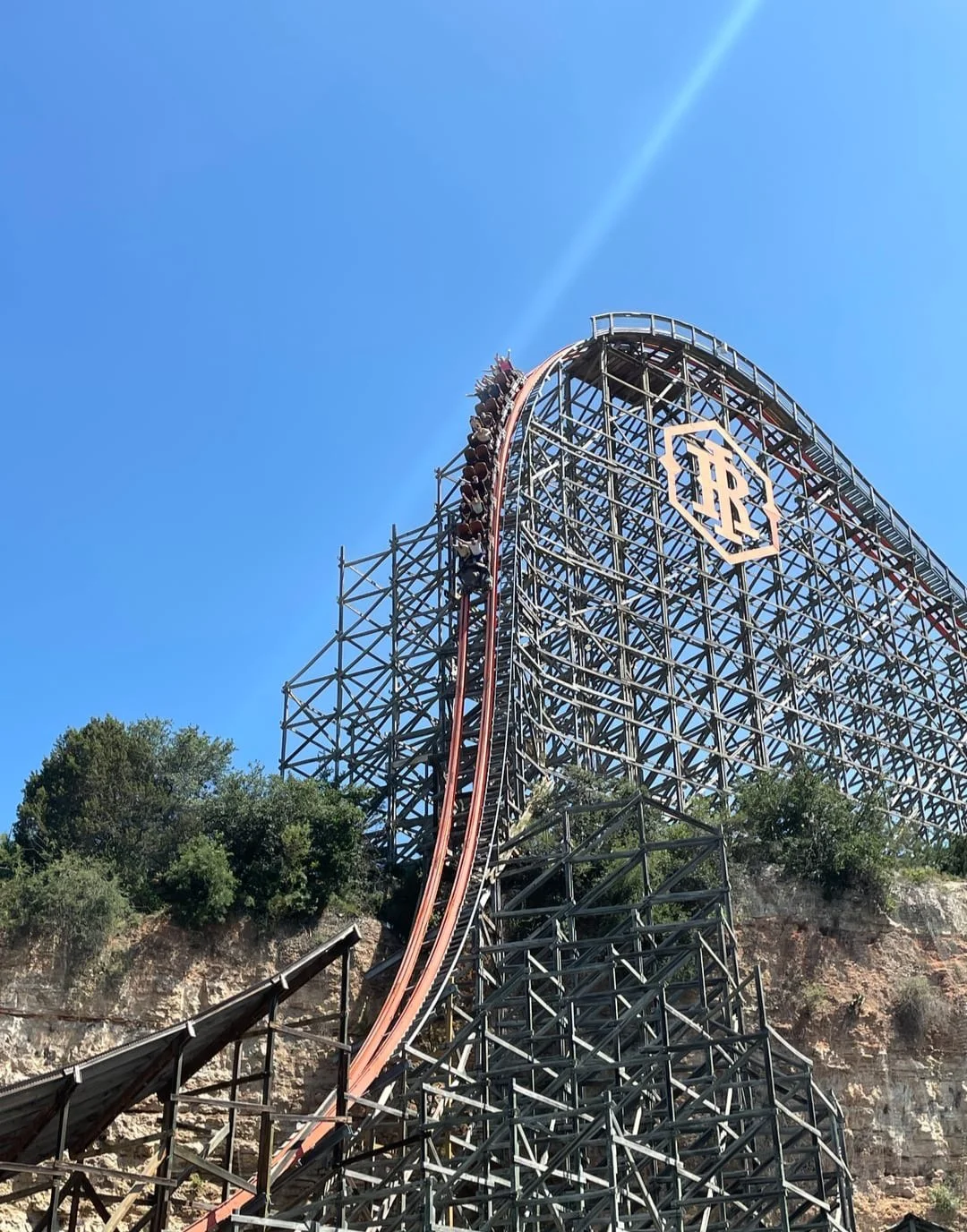iron-rattler-six-flags-fiesta-texas-666d07bb59f95.jpg