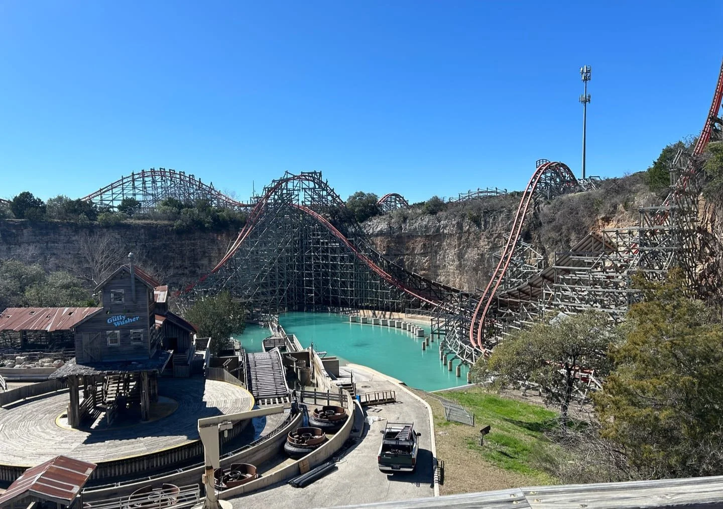 iron-rattler-six-flags-fiesta-texas-65e614d8d6db0.jpg