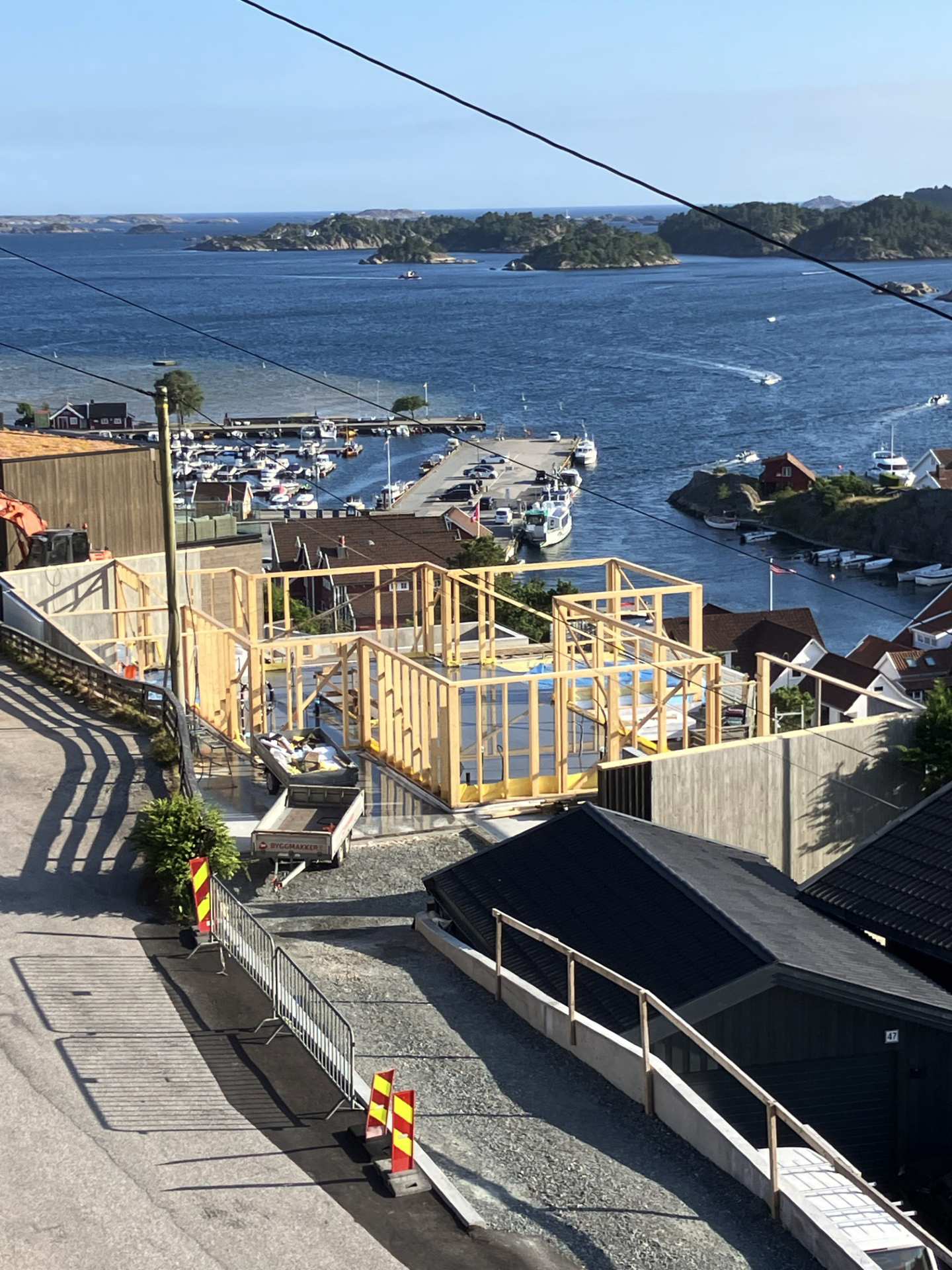 Bolig under oppføring i Hølleveien, Søgne. Utsikt, sjøen.