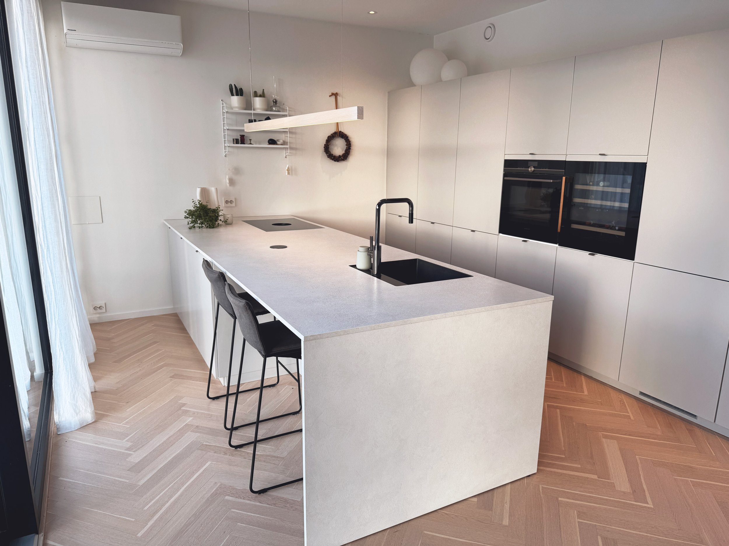 Moderne bolig på Dvergsnes, Kristiansand. Kjøkken, kjøkkenøy. Kvikkkjøkken