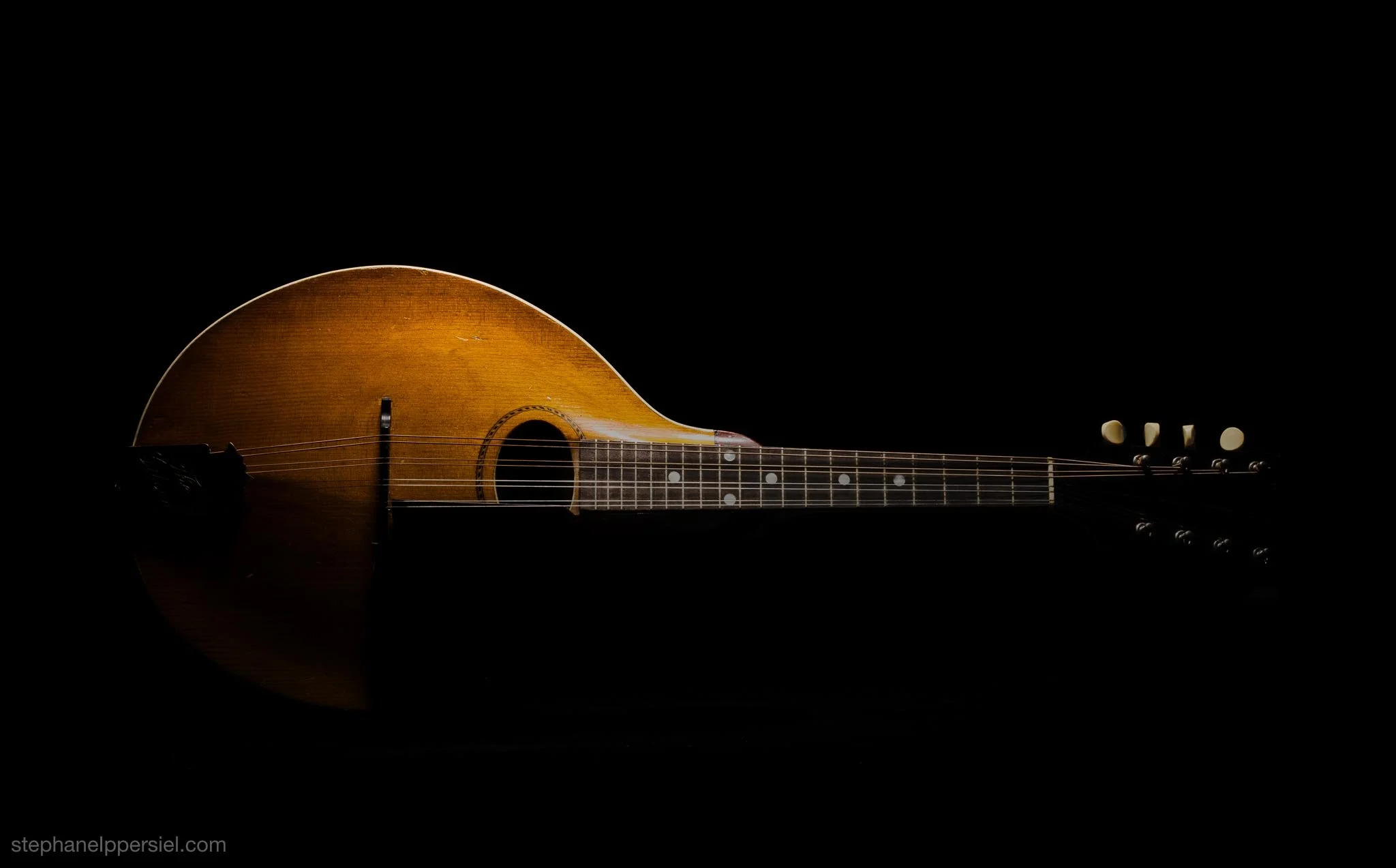 IMG_7558 (1909 Gibson Mandolin).jpg