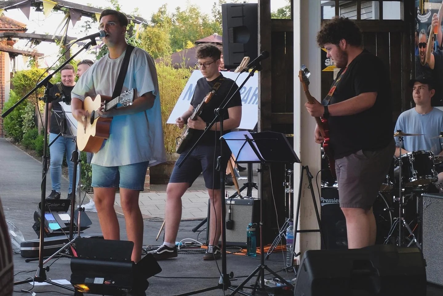 LIVE BAND TONIGHT AT THE GEORGE 🎶

Nelson Park LIVE from 8pm, see you there! 🍻