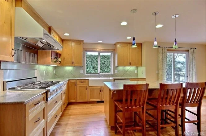 Flowers Kitchen 9.jpg