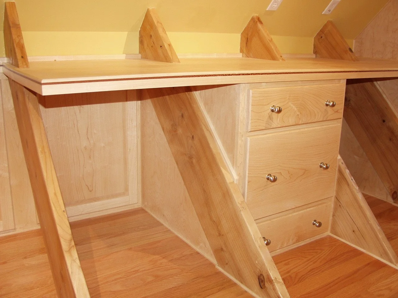 Fleuret attic room 15.jpg