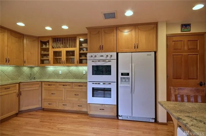 Flowers Kitchen 7.jpg