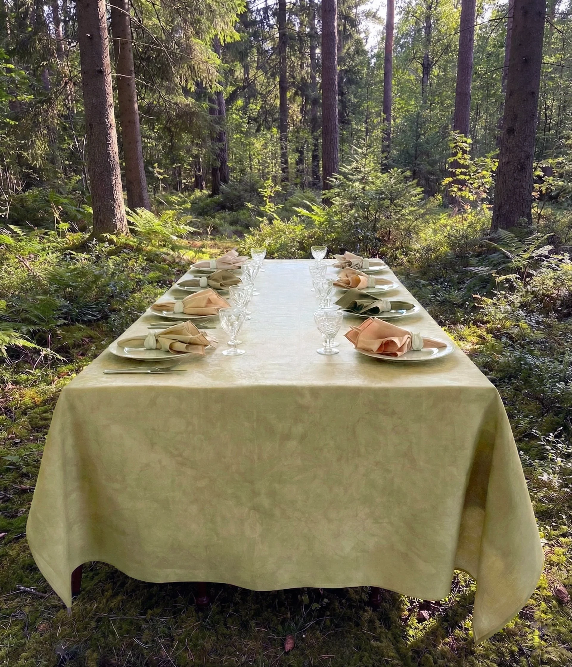 Kirsten - linen tablecloth
