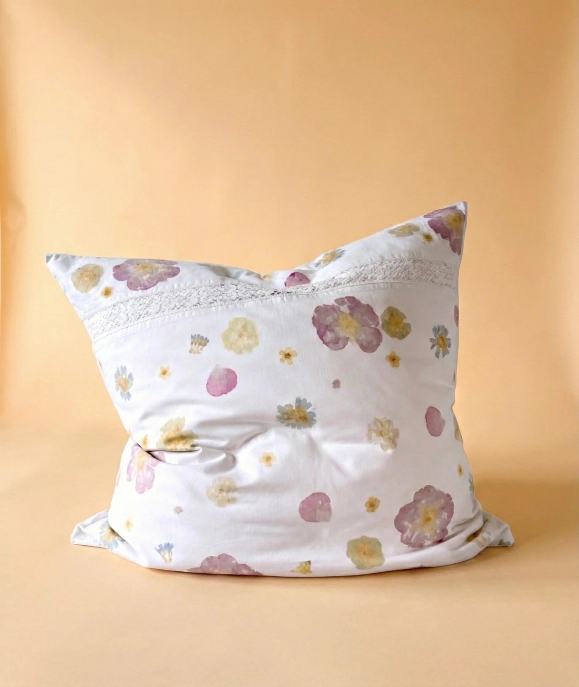 Vintage flower pillowcase