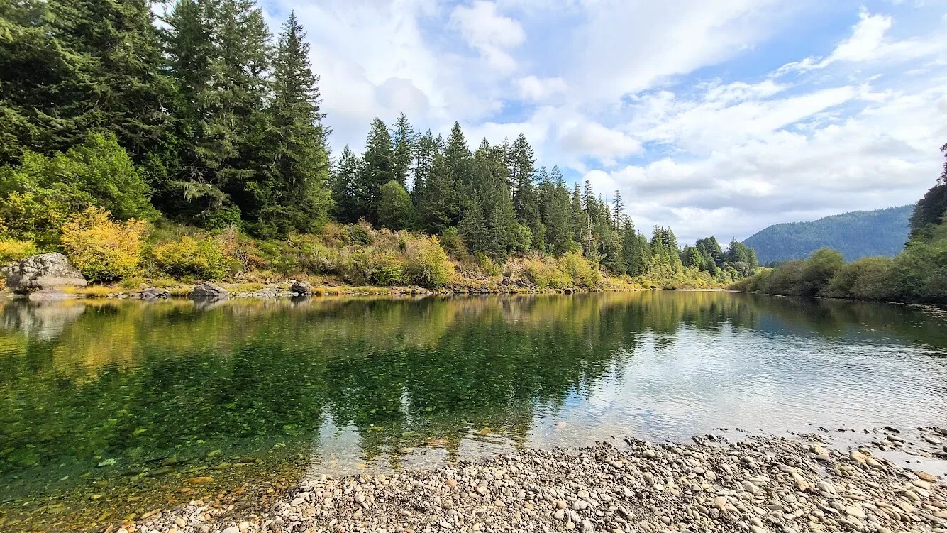 N. Coast CA travel blog - emerald waters of Smith River in Jedidiah Redwood Park