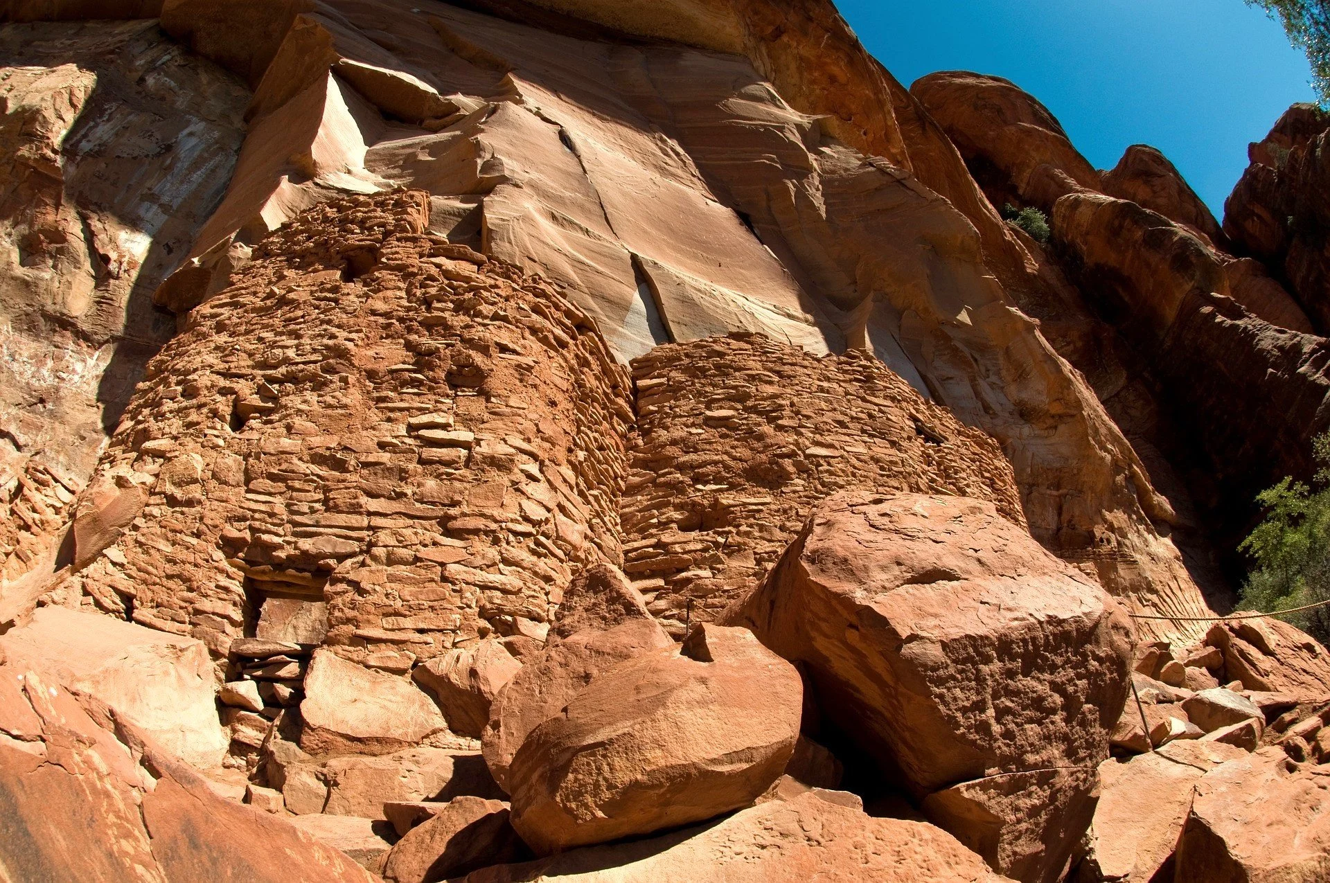 Sedona AZ travel blog - Palatki Heritage cliff dwelling built around 1125 A.D. by the Sinagua Indians