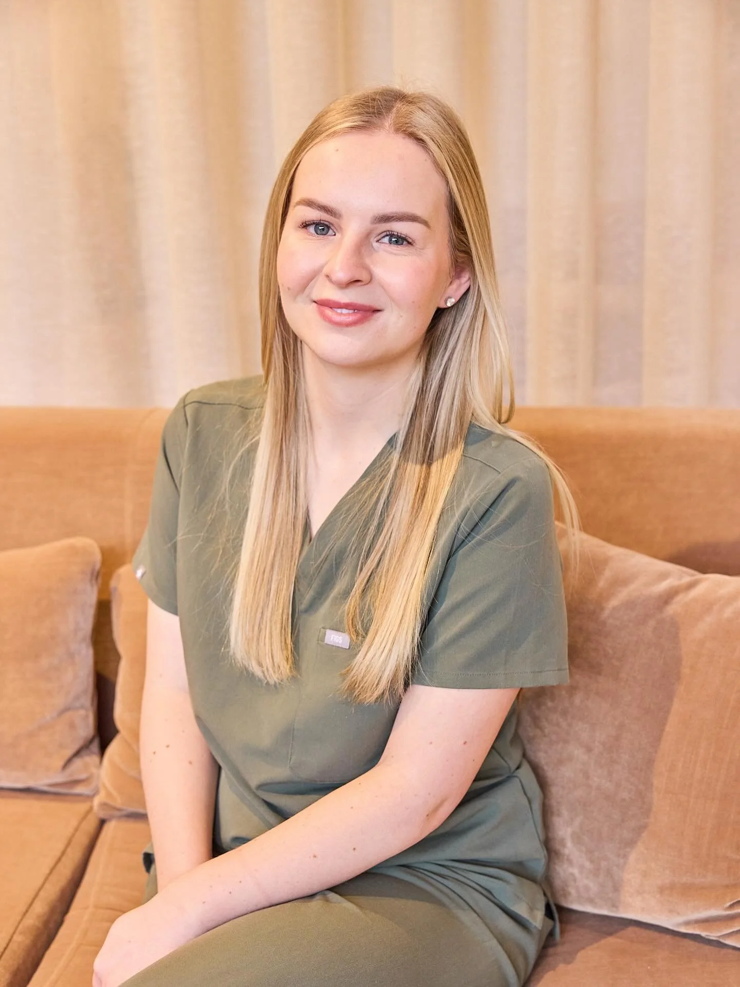 Hey 👋🏼
With so many new faces here, I wanted to properly reintroduce myself.

I&rsquo;m Coral, and this is my clinic &mdash; The Laser &amp; Skin Edit. 
I&rsquo;ve been in the industry for over 10 years now, and around 5 years ago I made the decisi