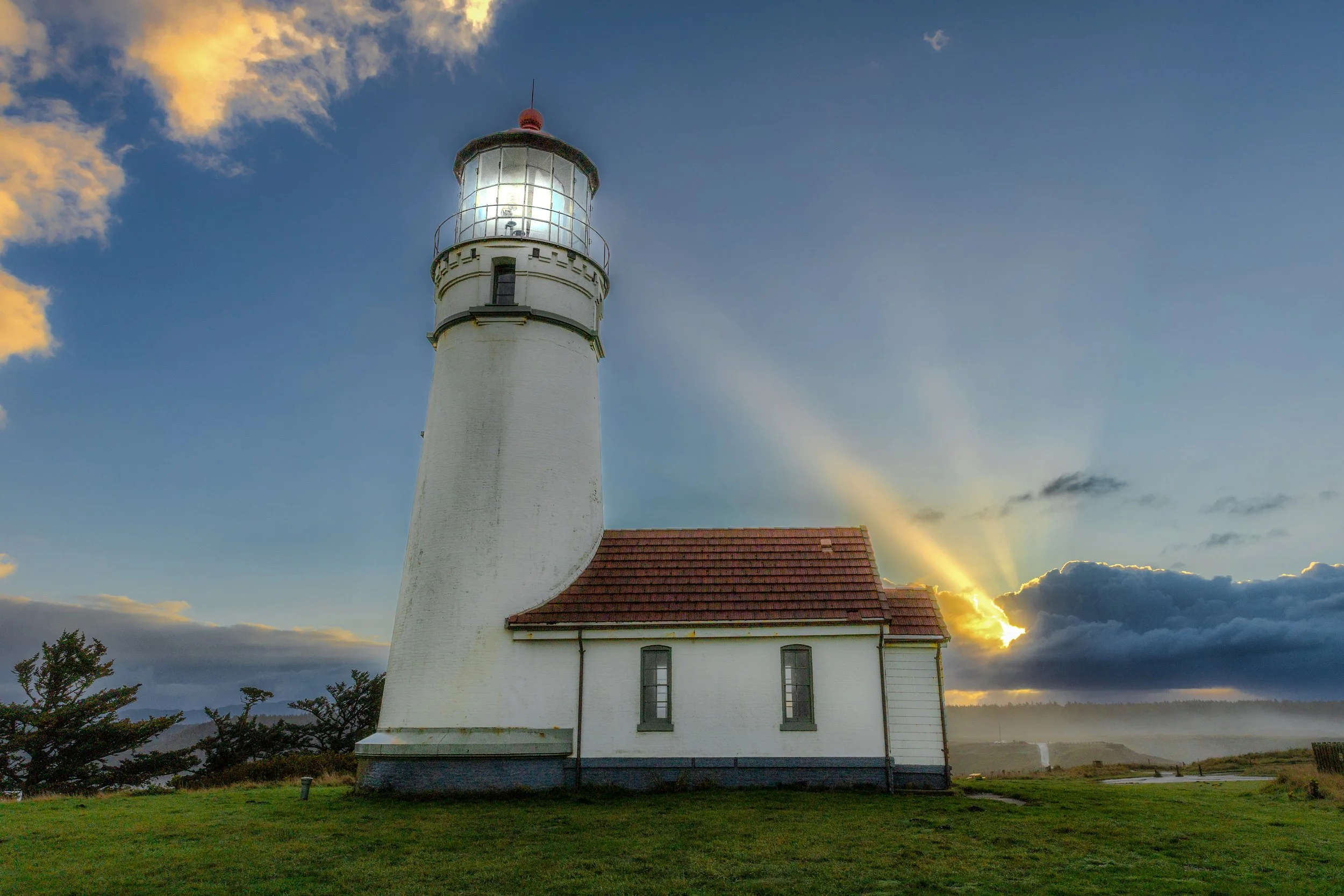 Cape Blanco Lighthouse Sunrays at Sunrise