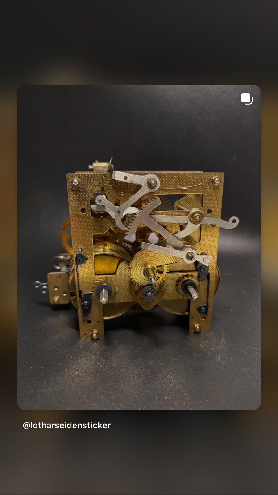 // PHASE 0 : REANIMATION
Das restaurierte Uhrwerk.
Technisch neuwertig. Bereit für die Veredelung.

